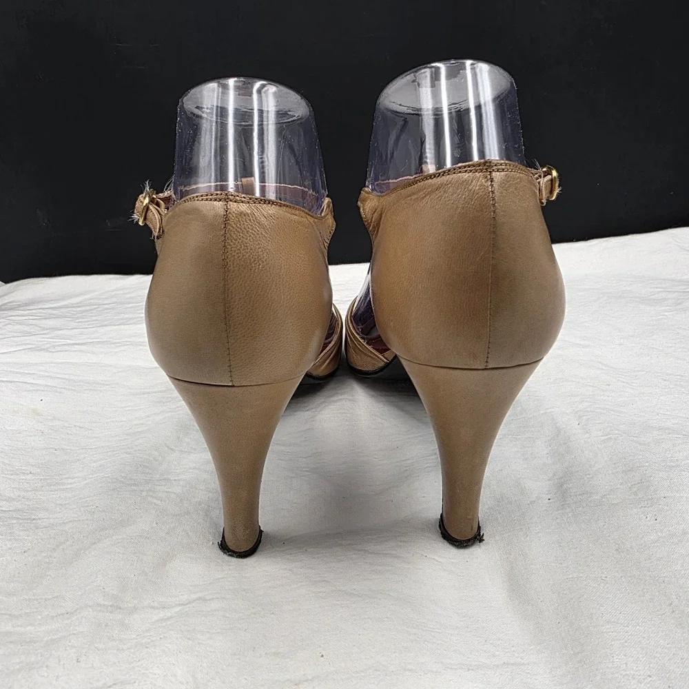 VTG I Miller Taupe‎ Leather T-Strap Heels Size 8 AA Narrow 3.5